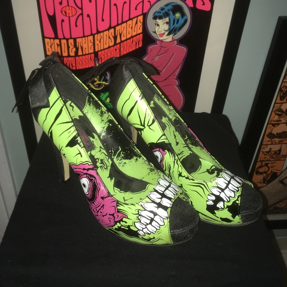 Zombie Stomper High Heels w/ bow by Iron Fist 8